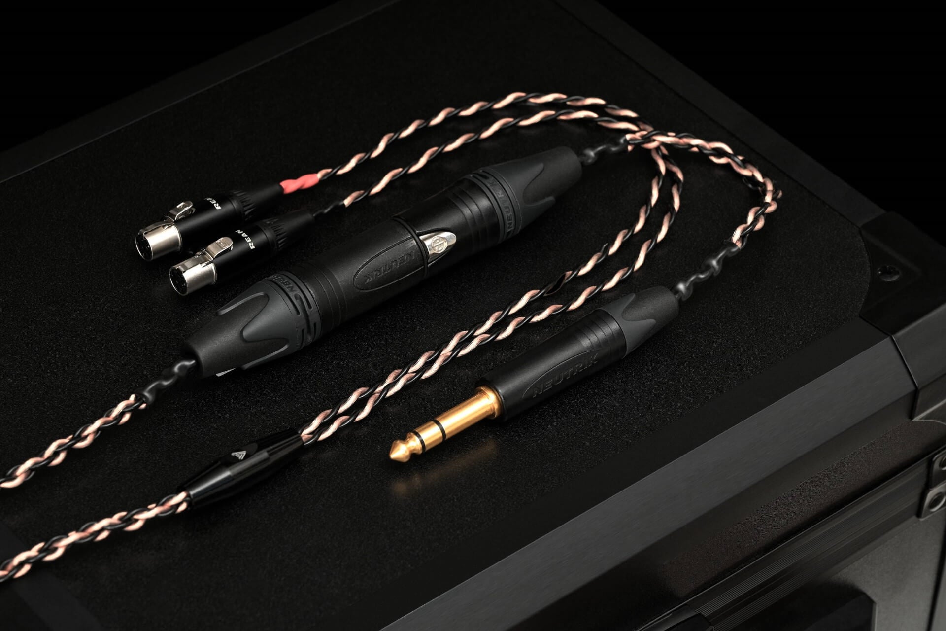 Audeze LCD-4z - Planar Magnetic Open Back Headphones - Leather