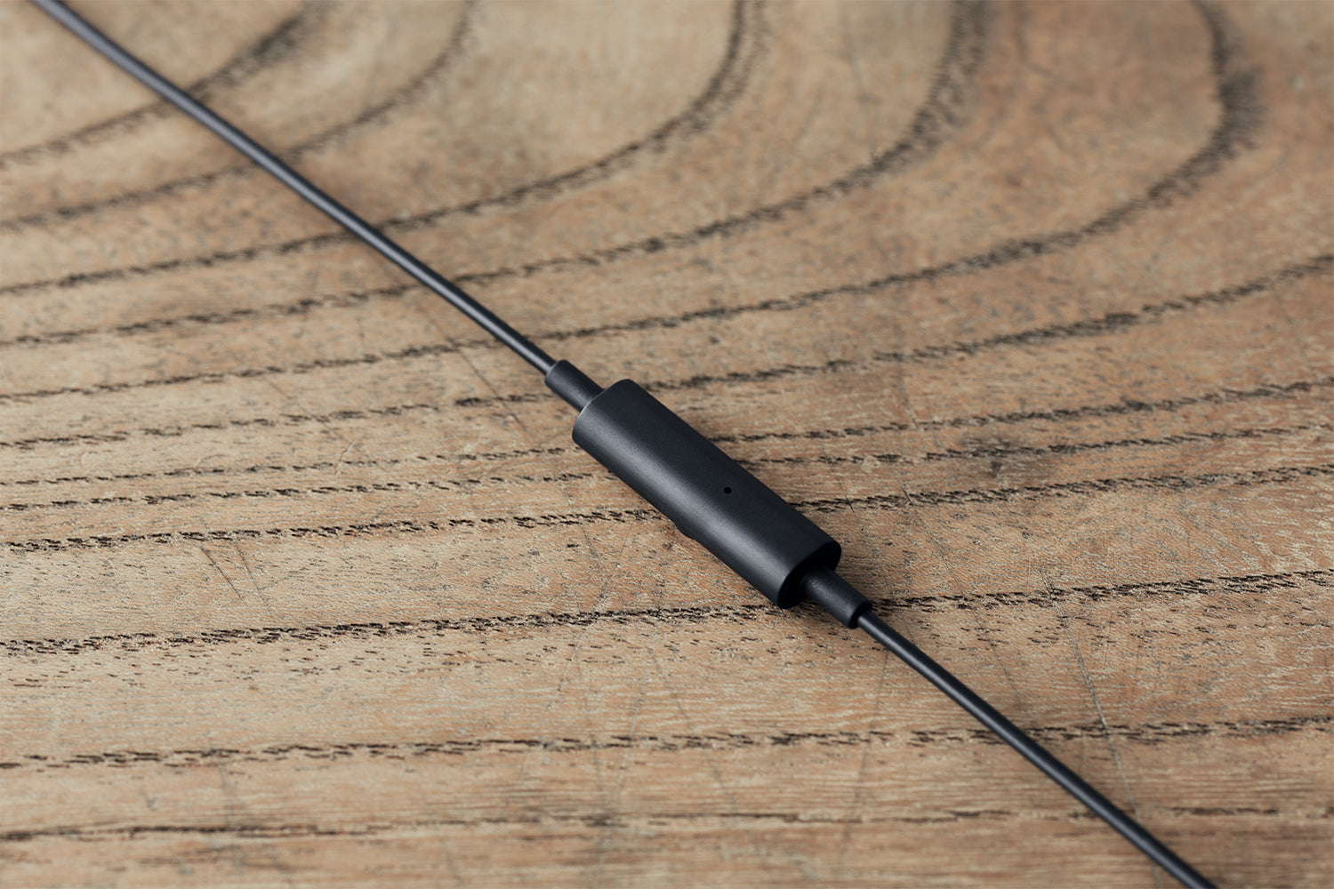 Final E3000C - In Ear Isolating Earphones with Smartphone Controls & Mic - Stainless Steel