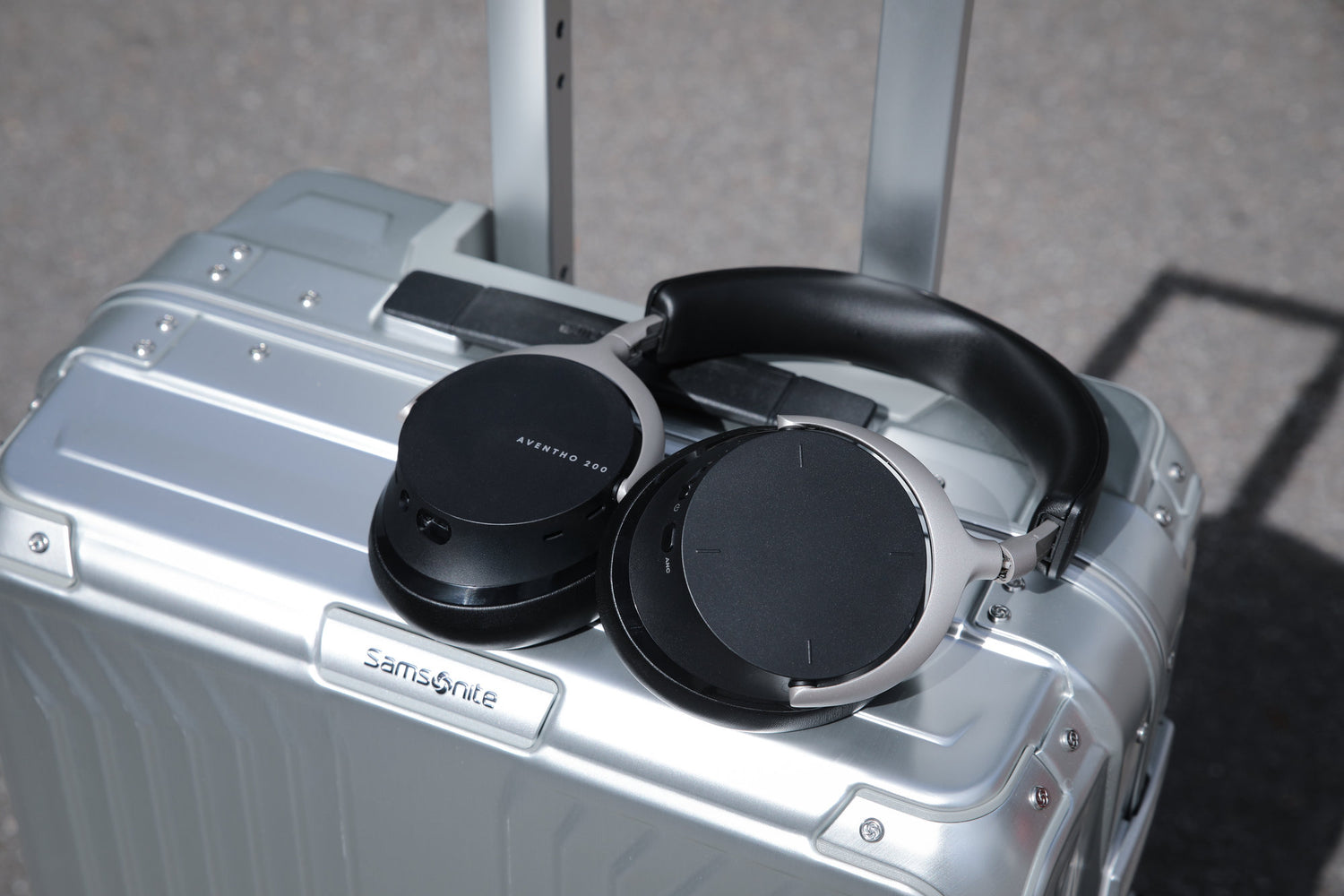 Beyerdynamic Aventho 200 - Wireless Active Noise Cancelling Over-Ear Headphones