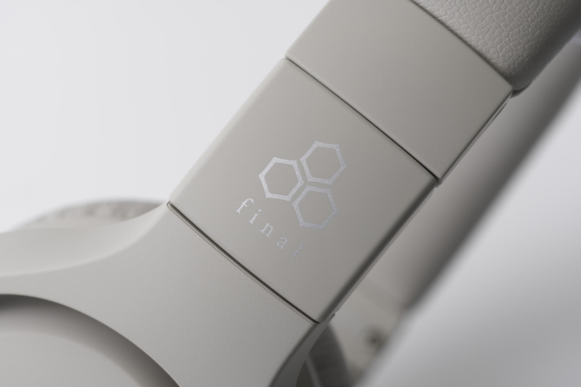 Final UX2000 - Wireless Active Noise Cancelling Headphones