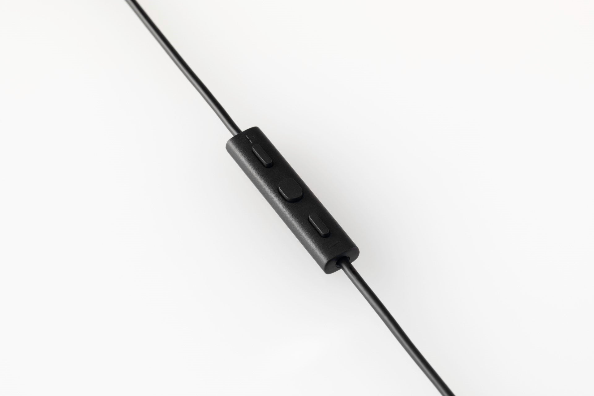 Final VR3000 - Virtual Reality In Ear Isolating Gaming Earphones