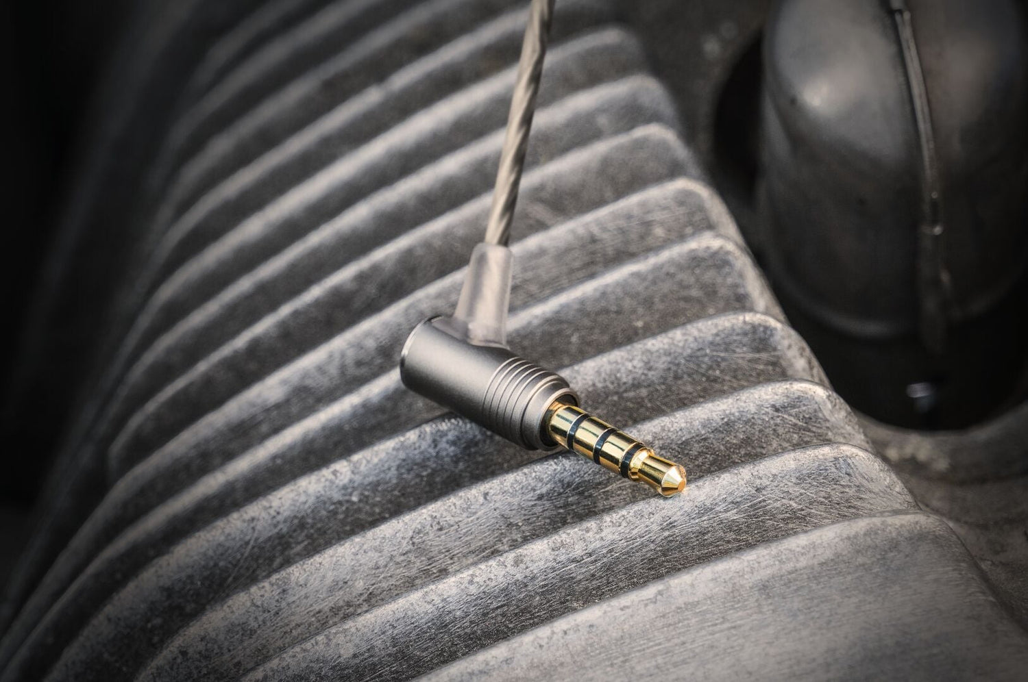 SoundMAGIC E11C - In Ear Isolating Earphones with Mic