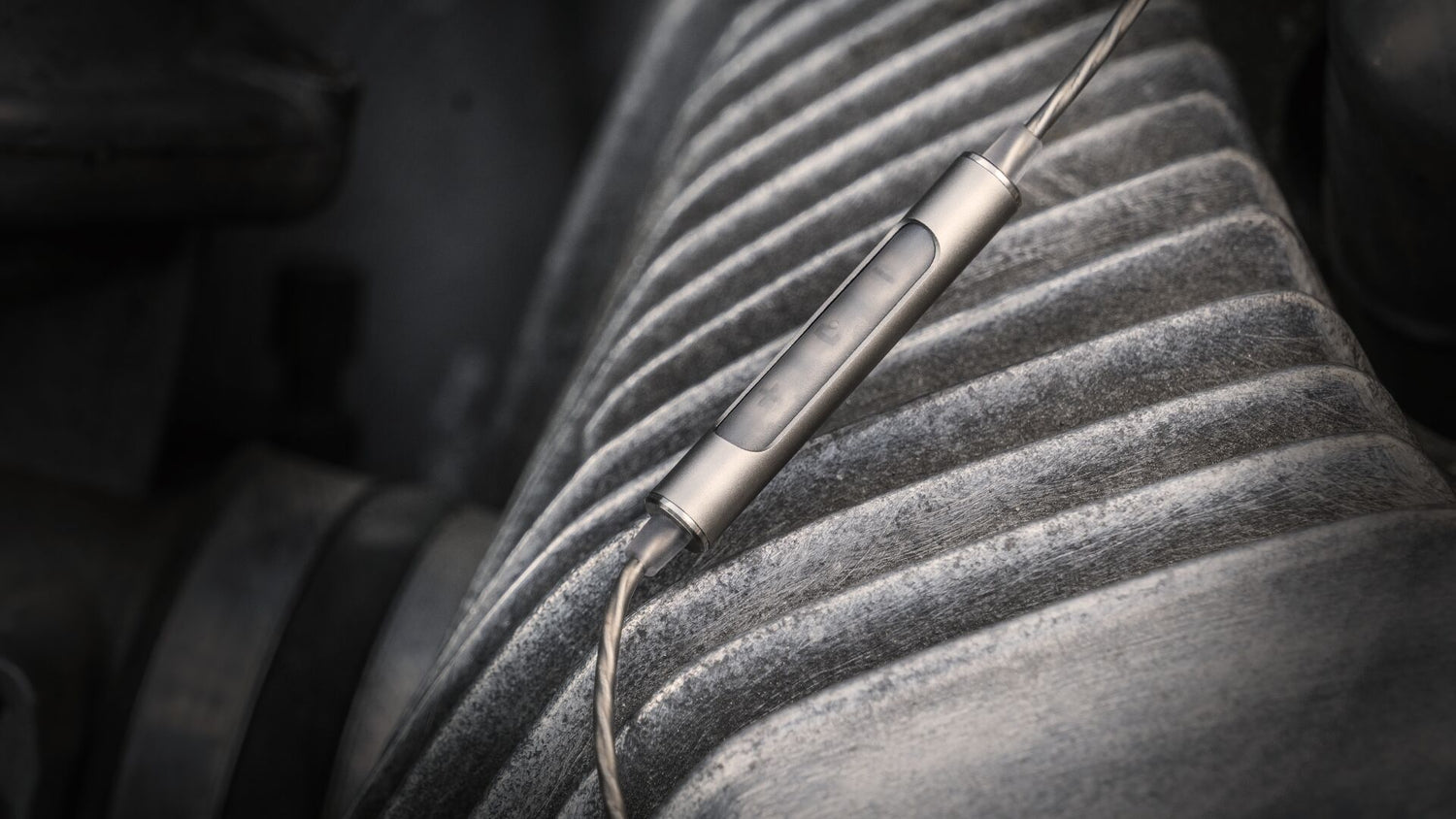 SoundMAGIC E11C - In Ear Isolating Earphones with Mic