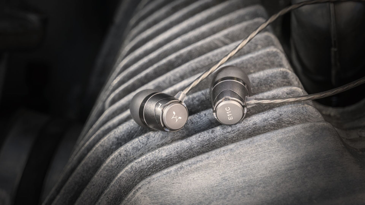 SoundMAGIC E11C - In Ear Isolating Earphones with Mic