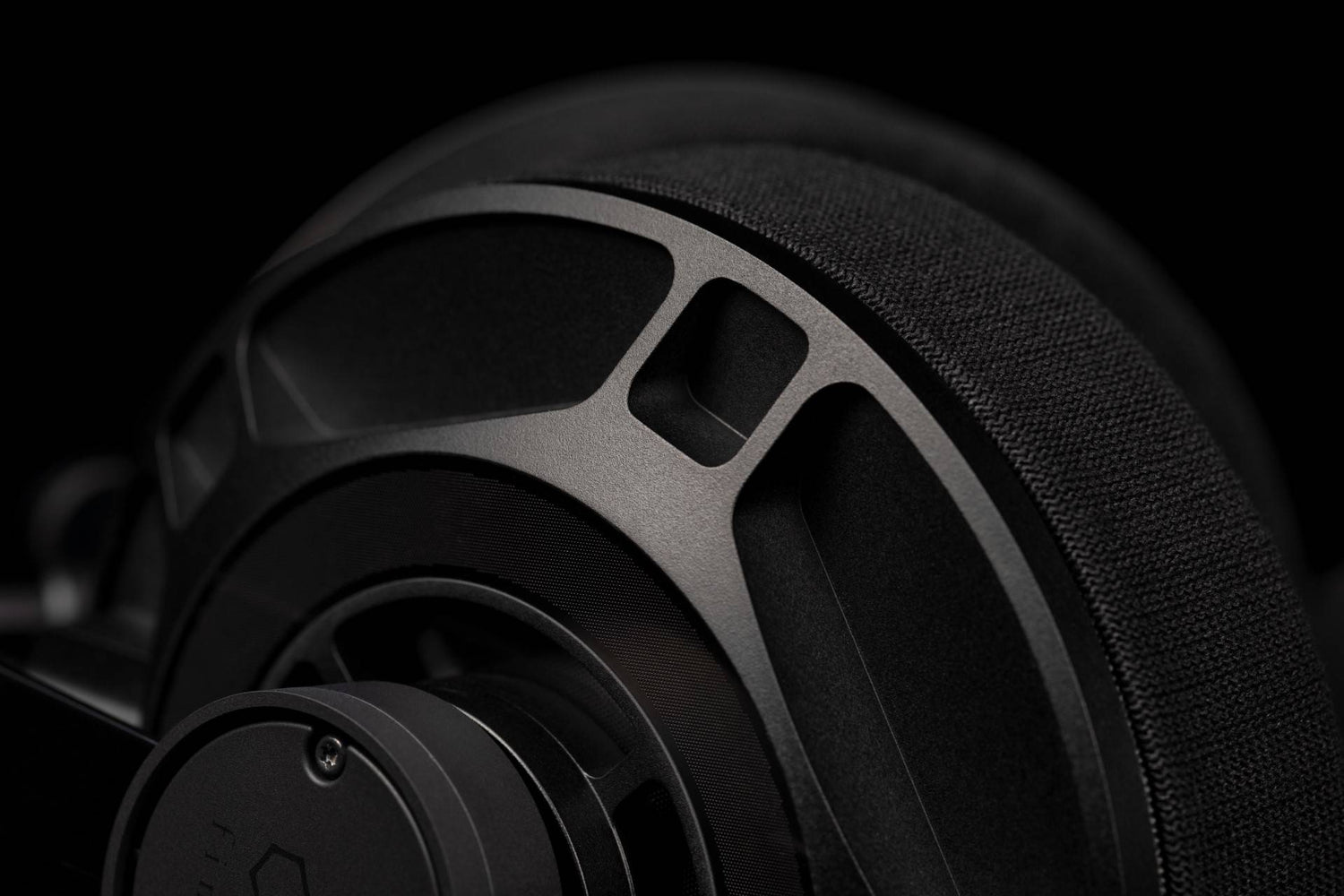 Final D7000 - Planar Magnetic Headphones with Detachable Cable