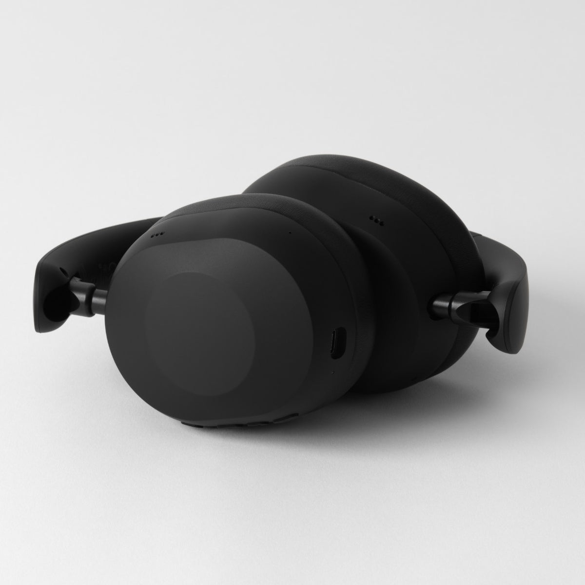 Final UX1000 - Wireless Active Noise Cancelling Headphones - Refurbished