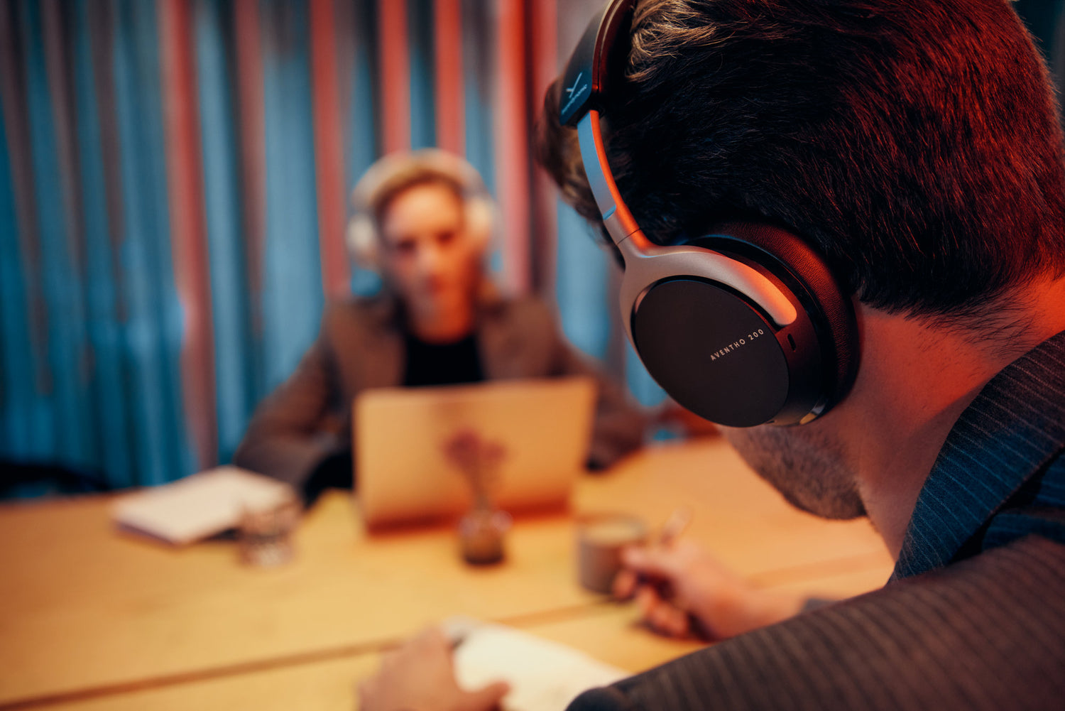 Beyerdynamic Aventho 200 - Wireless Active Noise Cancelling Over-Ear Headphones