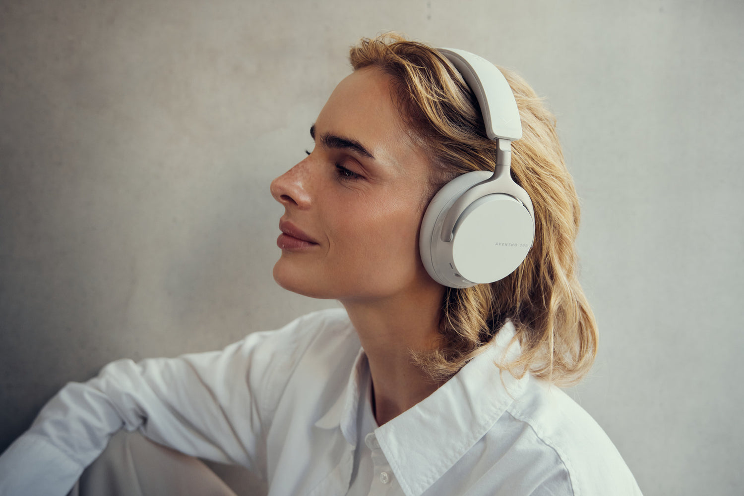 Beyerdynamic Aventho 200 - Wireless Active Noise Cancelling Over-Ear Headphones