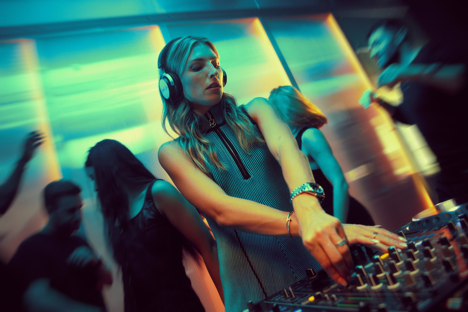 Beyerdynamic DJ 300 Pro X Club - Professional Closed-Back 2-in-1 DJ Headphones