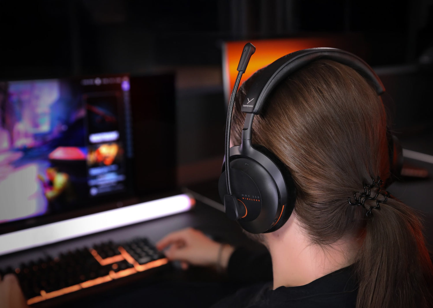 Beyerdynamic MMX 230 - Wireless Closed-Back Premium Gaming Headset